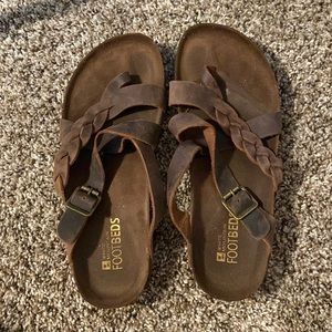 White Mountain sandals
